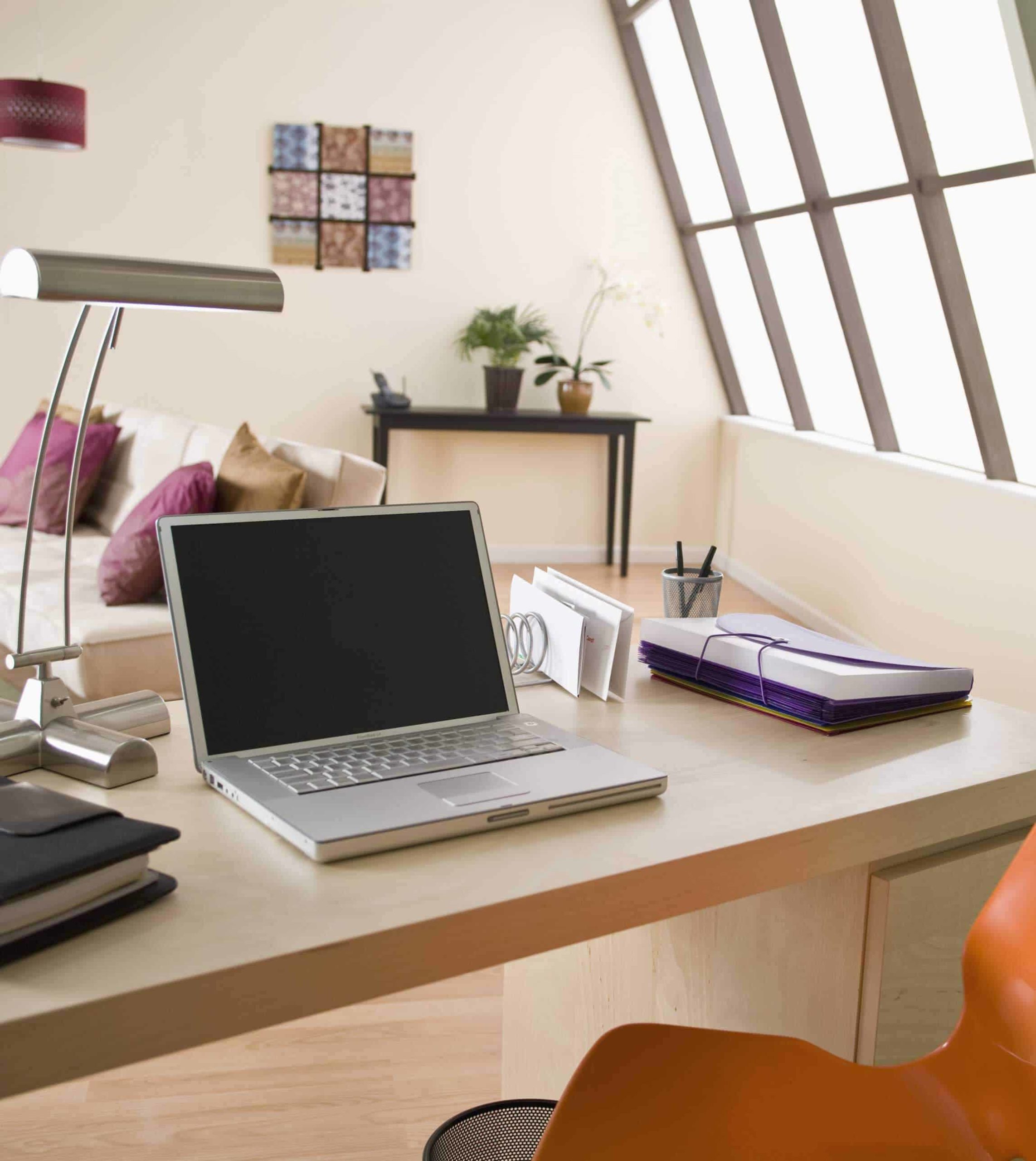 Become a Business Coach: Make a 6-Figure Income Working From Your Home Office